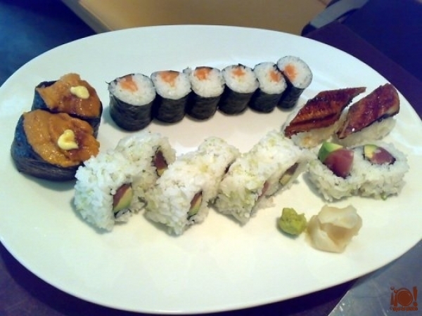 Sushi, en sus diversas modalidades de presentación